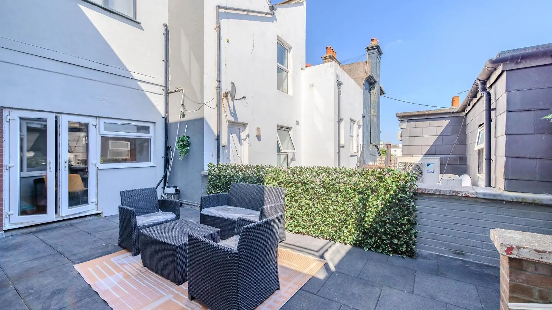 Central 2 Bedroom Flat With Roof Terrace I Next To Brighton Beach I Sleep 8 Guests 0*,  Regno Unito