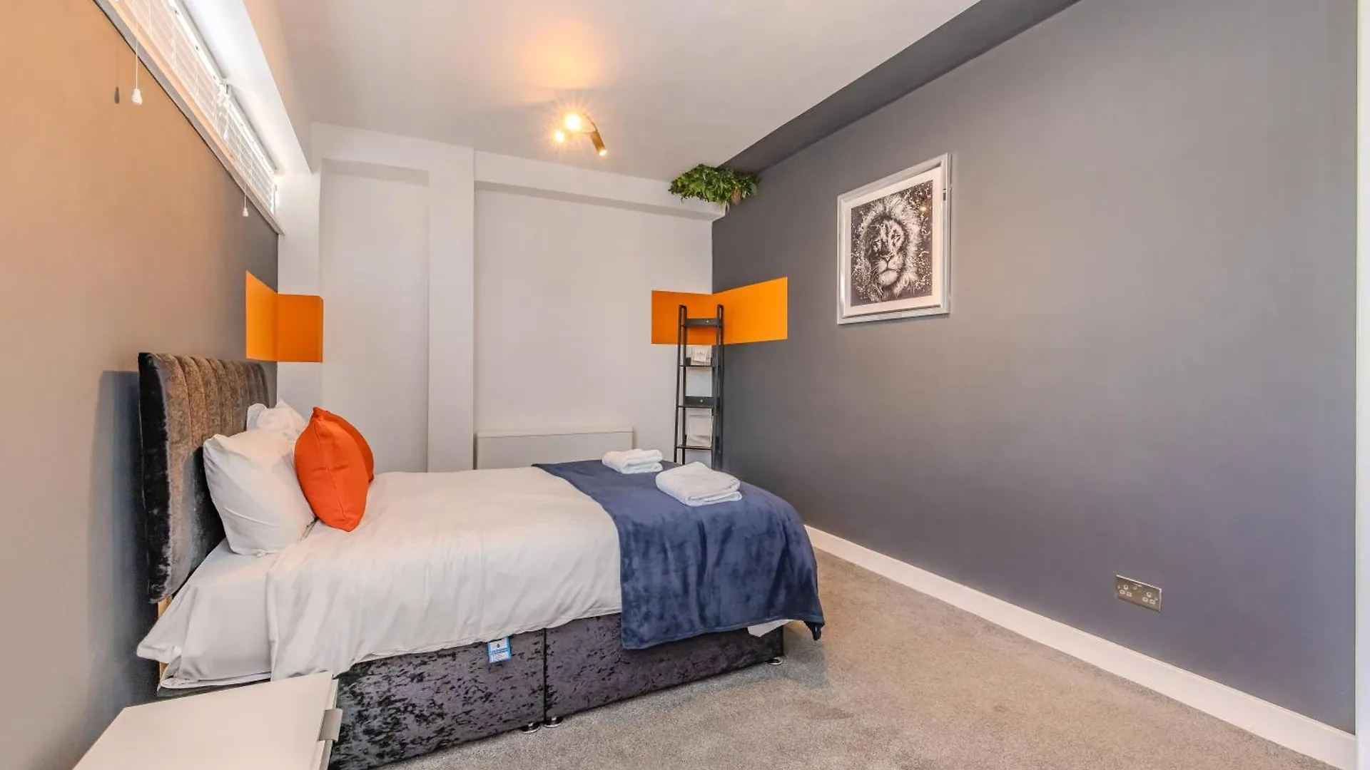 Central 2 Bedroom Flat With Roof Terrace I Next To Brighton Beach I Sleep 8 Guests Appartamento