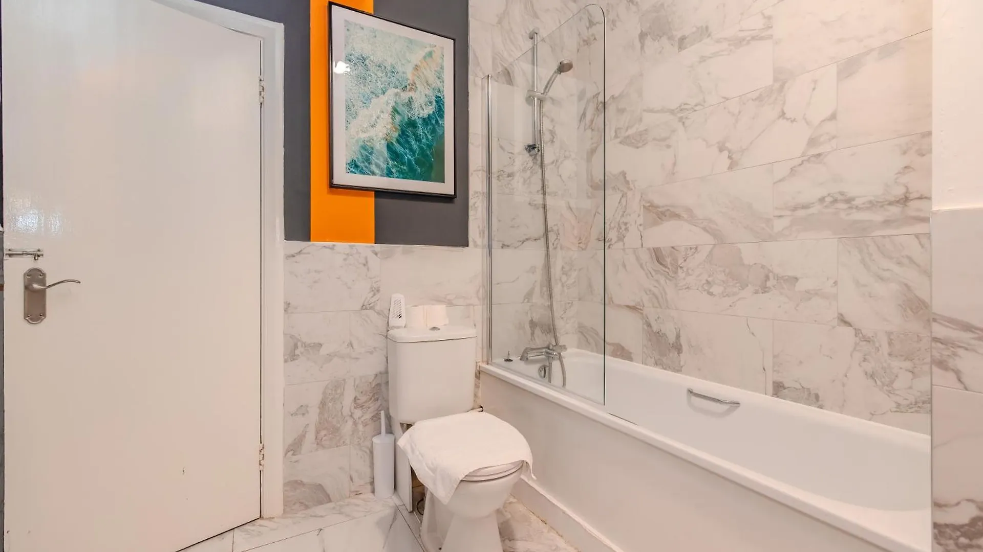 Central 2 Bedroom Flat With Roof Terrace I Next To Brighton Beach I Sleep 8 Guests 0*,  Regno Unito