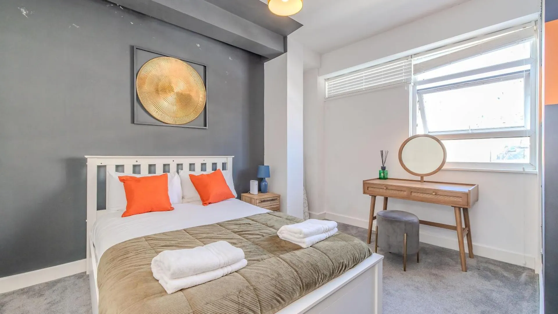 Central 2 Bedroom Flat With Roof Terrace I Next To Brighton Beach I Sleep 8 Guests 0*,  영국