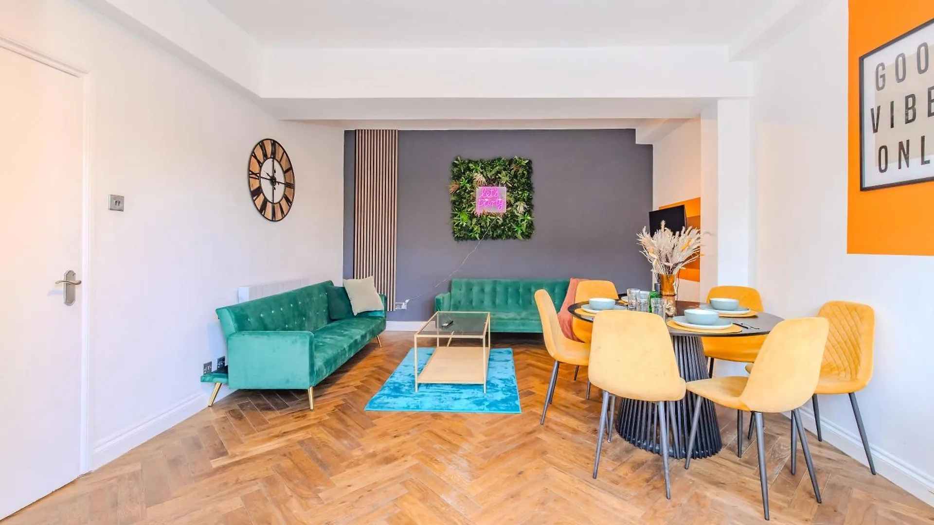 Central 2 Bedroom Flat With Roof Terrace I Next To Brighton Beach I Sleep 8 Guests 영국